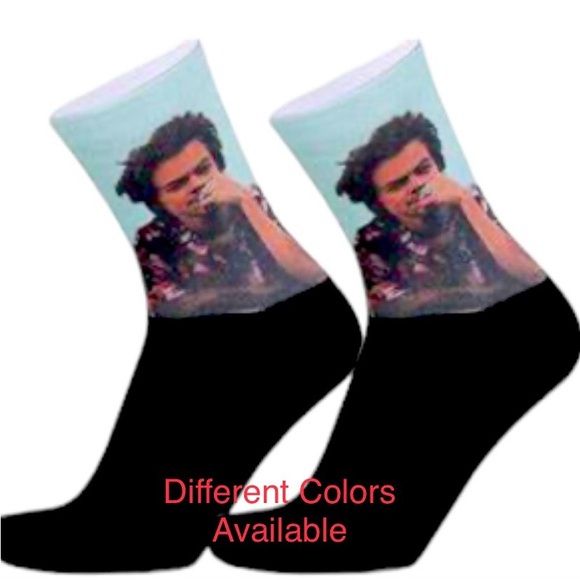 🔥🆕FUN SOCKS: HARRY STYLES!!!🔥 Fits Women’s Size 7 to 9: Comes in 3 “Styles” - Picture 3 of 4
